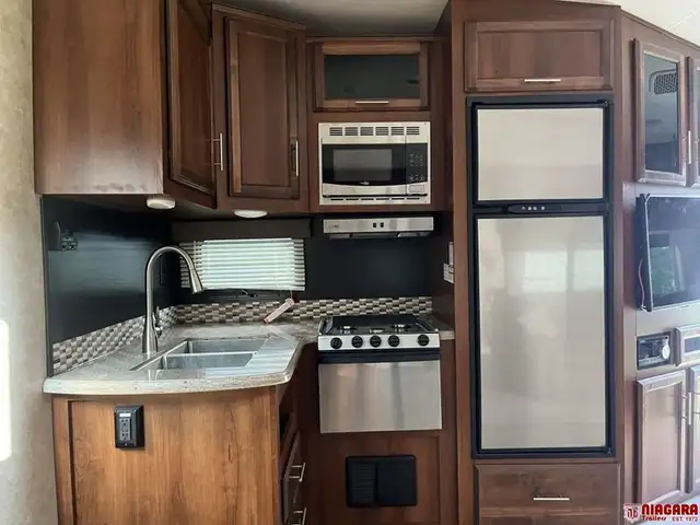 2018 JAYCO EAGLE 26.5RLDS Fifth Wheel - Photo 8