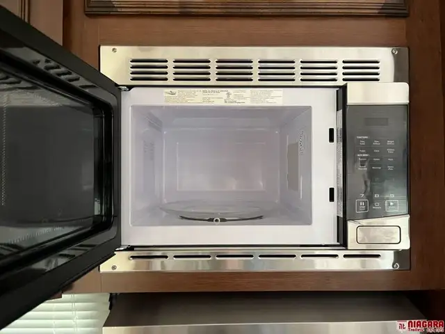 2018 JAYCO EAGLE 26.5RLDS Fifth Wheel - Photo 11