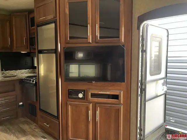 2018 JAYCO EAGLE 26.5RLDS Fifth Wheel - Photo 18