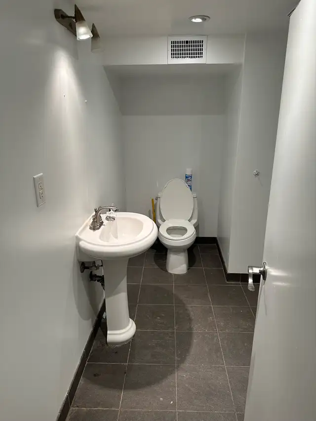 Room for Rent - Photo 4