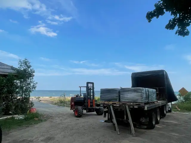 FLATBED & MOFFETT DELIVERY SERVICES - Photo 5