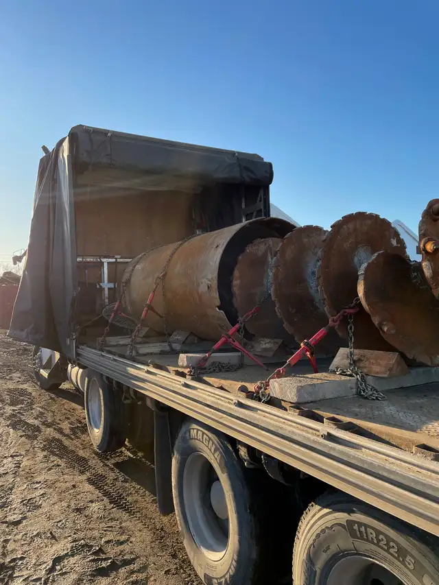 FLATBED & MOFFETT DELIVERY SERVICES - Photo 10