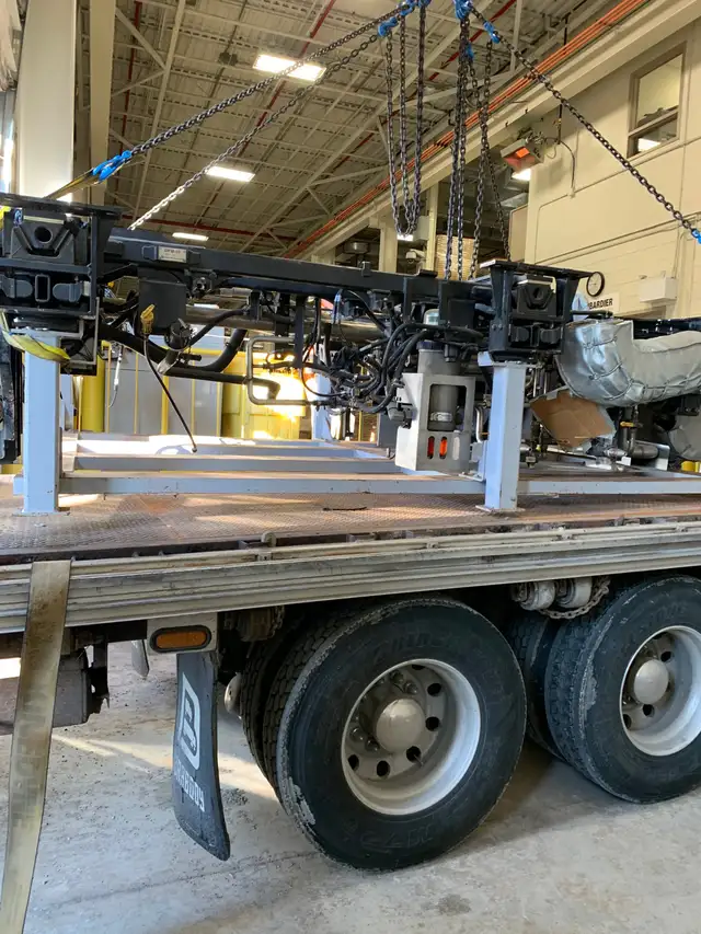 FLATBED & MOFFETT DELIVERY SERVICES - Photo 12