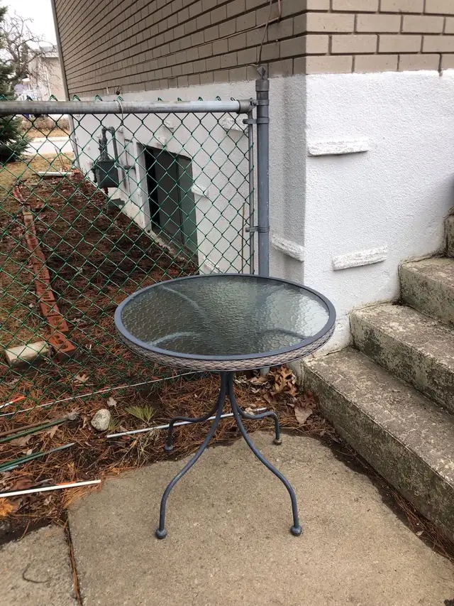 table ronde rebord en rotin pour extérieur - Photo 3