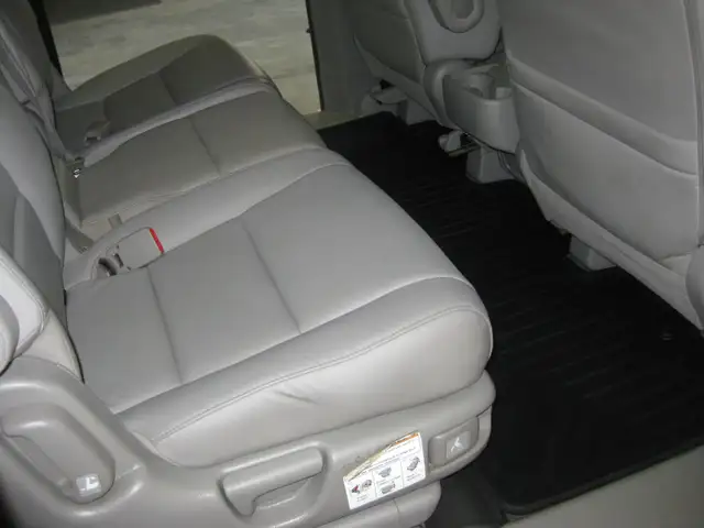 2015 Honda Odyssey EX-L ........ 2 0WNERS ONLY - Photo 11