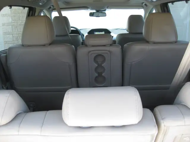 2015 Honda Odyssey EX-L ........ 2 0WNERS ONLY - Photo 12