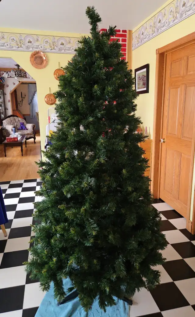 Christmas Tree 7.5' - Photo 4