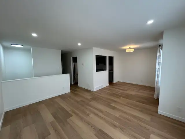 large 3 bedroom home for rent - Photo 3