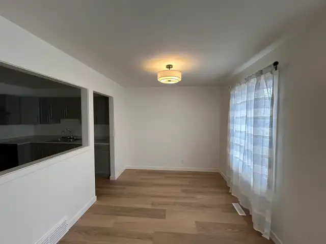 large 3 bedroom home for rent - Photo 4