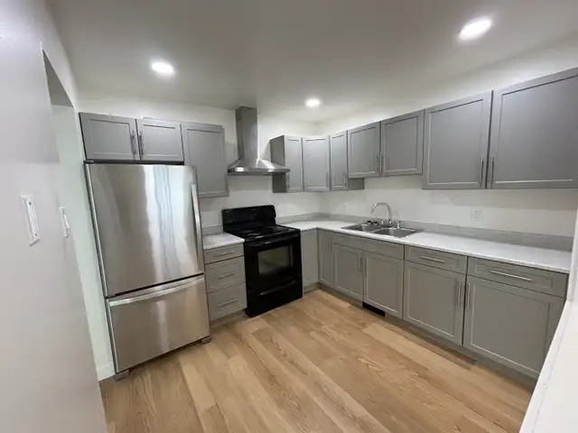 large 3 bedroom home for rent - Photo 5