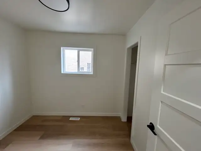 large 3 bedroom home for rent - Photo 8