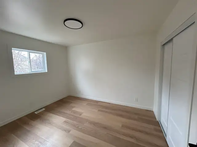 large 3 bedroom home for rent - Photo 10