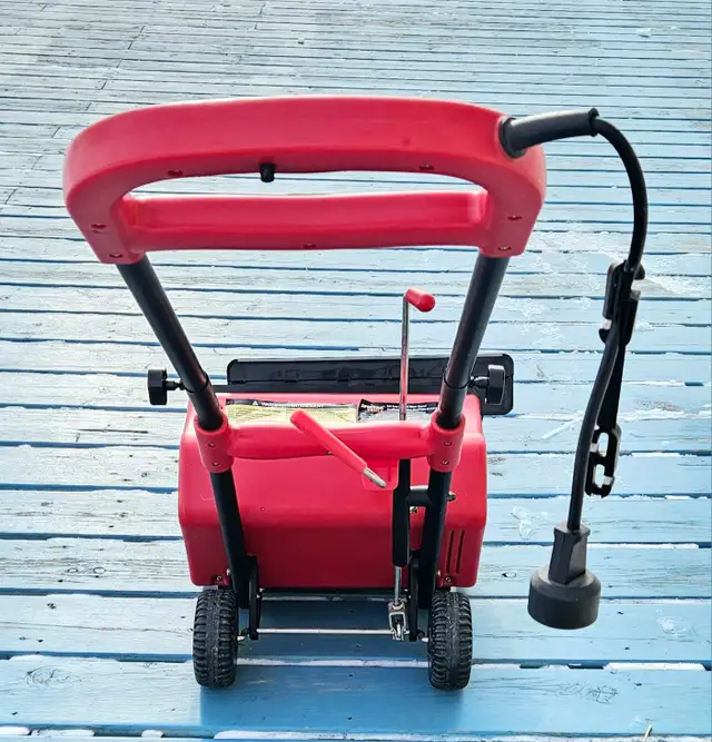 Snowblower - Photo 3