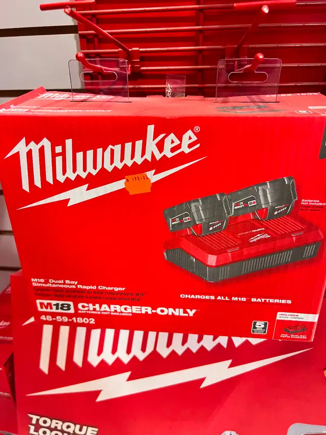 Milwaukee M18 DUAL Rapid Charger - Photo 2