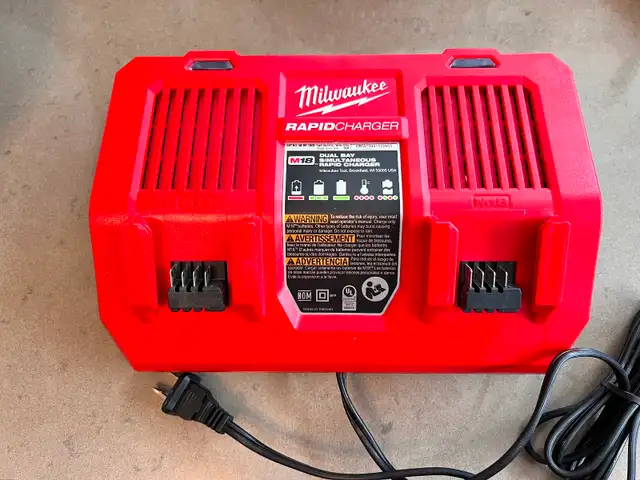 Milwaukee M18 DUAL Rapid Charger - Photo 3