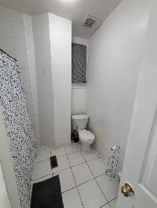 Student room for rent near UofT and TMU - Photo 5