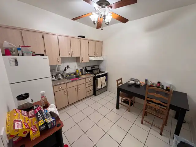 Student room for rent near UofT and TMU - Photo 7