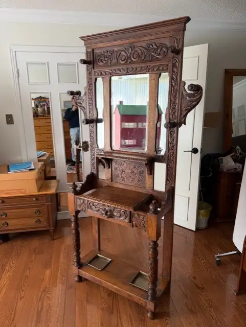 Antique Hall Stand and China Cabinet For sale - Photo 3