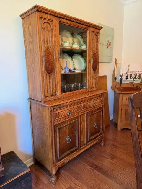 Antique Hall Stand and China Cabinet For sale - Photo 5
