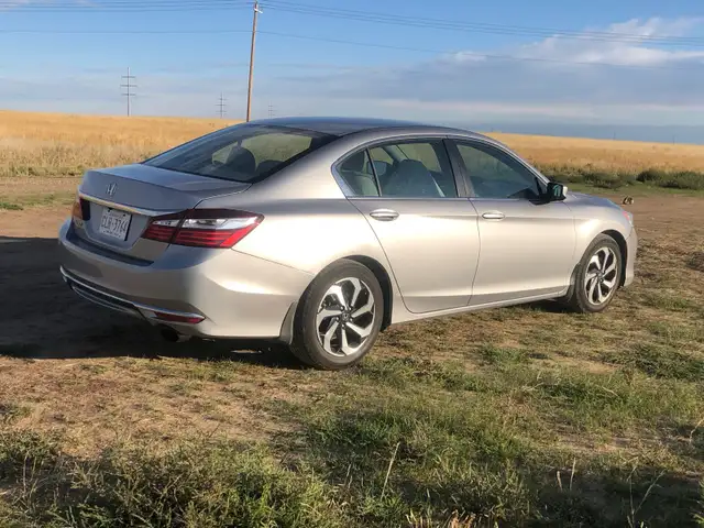 2016 Honda Accord LX - Photo 7