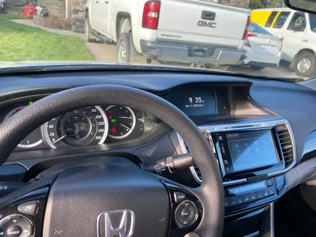 2016 Honda Accord LX - Photo 9
