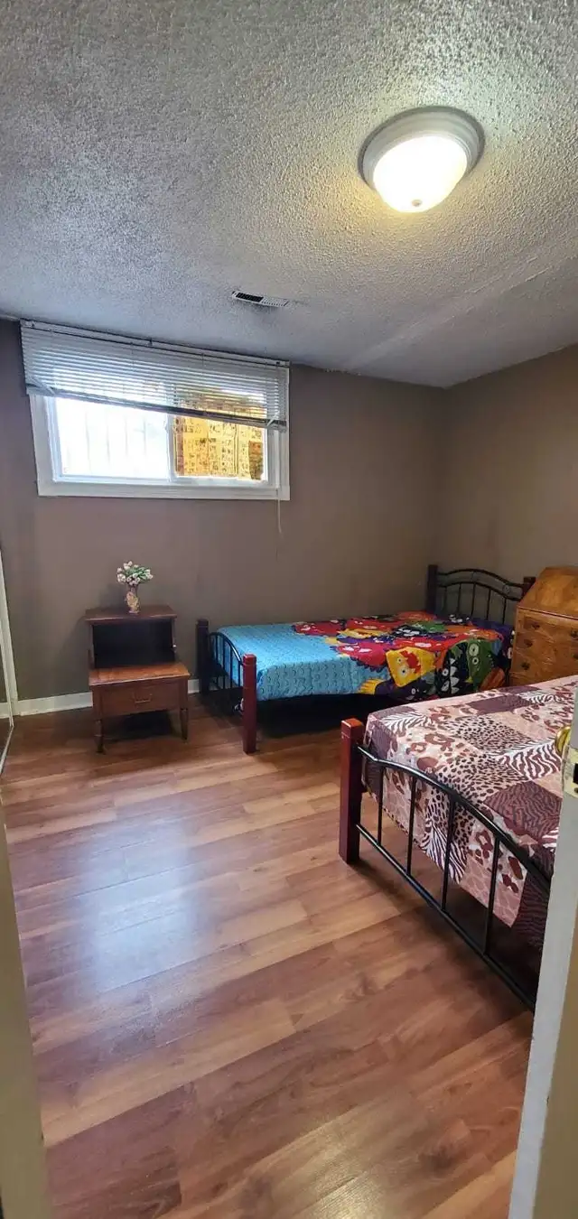 Female Only – Shared & Private Basement Rooms Malton - Photo 4