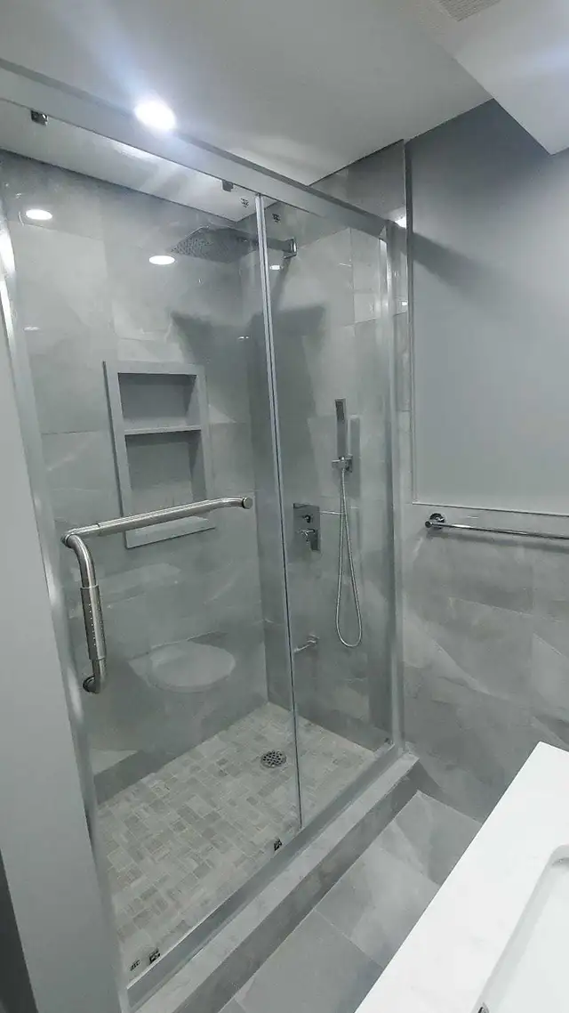 Female Only – Shared & Private Basement Rooms Malton - Photo 9