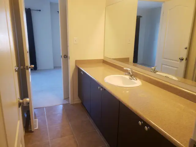 Room For Rent(North Oshawa) - Photo 4