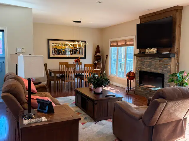 Beautiful Home in Callander just steps from North Bay - Photo 7