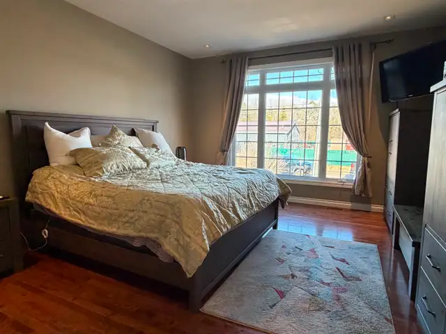 Beautiful Home in Callander just steps from North Bay - Photo 8