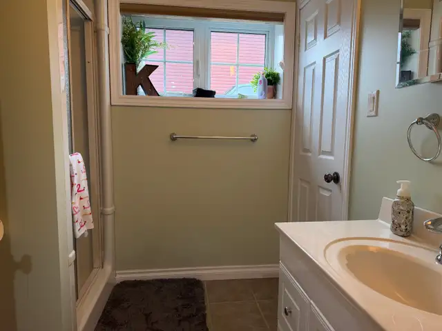 Beautiful Home in Callander just steps from North Bay - Photo 14