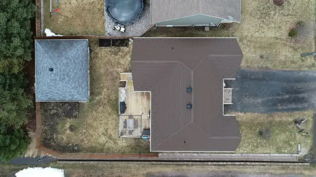 Beautiful Home in Callander just steps from North Bay - Photo 19