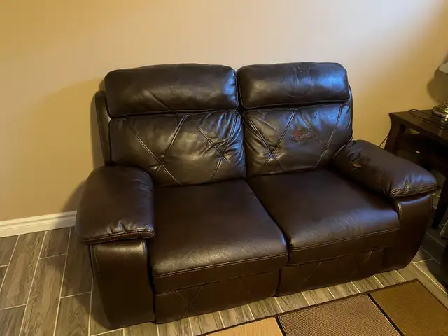 Dark brown leather recliner love seat & chair seat. Used In dece - Photo 2