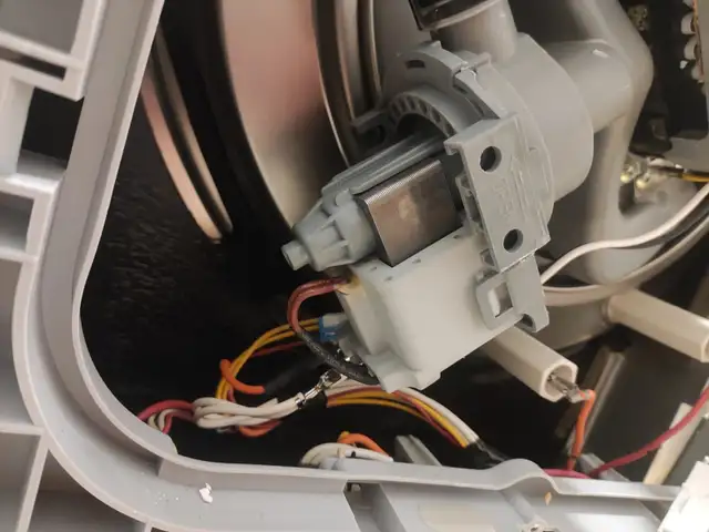 Dishwasher & Fridge appliance repair Barson - Photo 4