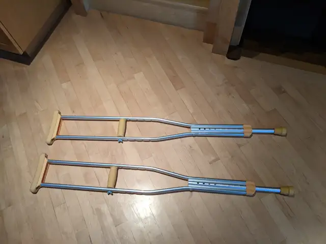 Kaiyang Medium Adult Aluminum Crutches (5’2" – 5’10") in Health - Photo 4