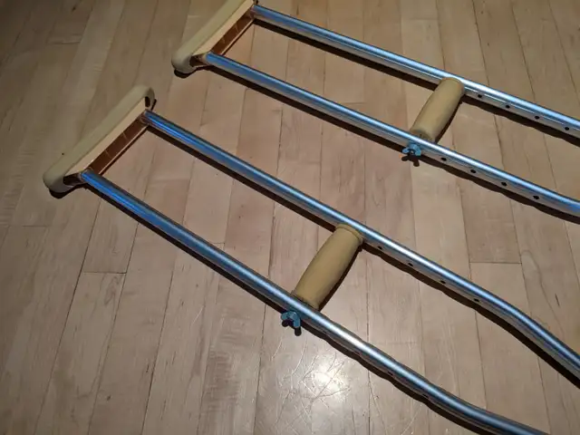 Kaiyang Medium Adult Aluminum Crutches (5’2" – 5’10") in Health - Photo 6