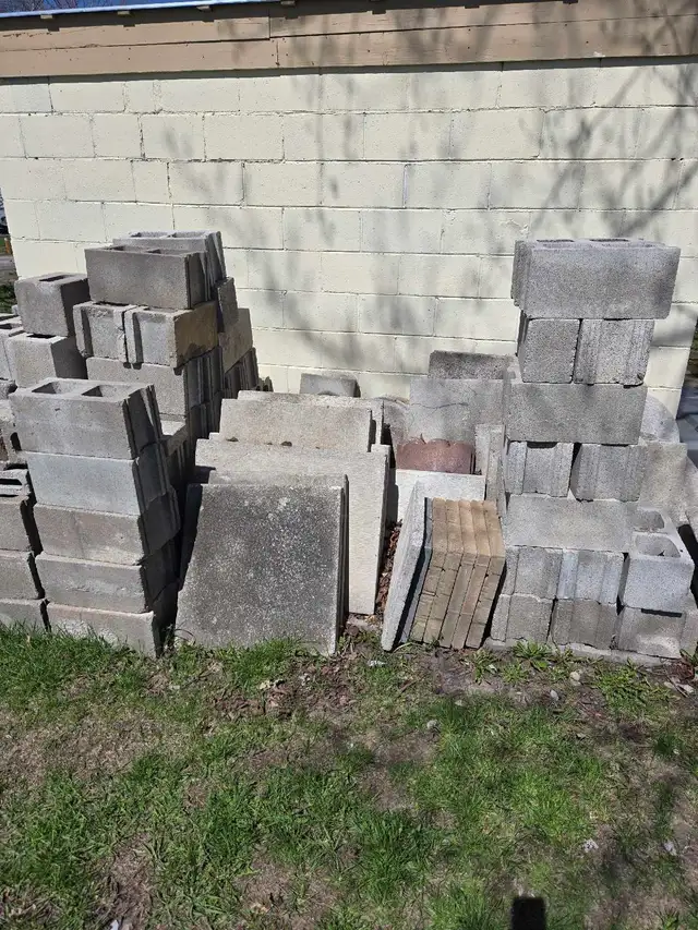 Patio slabs $4/each - Photo 2