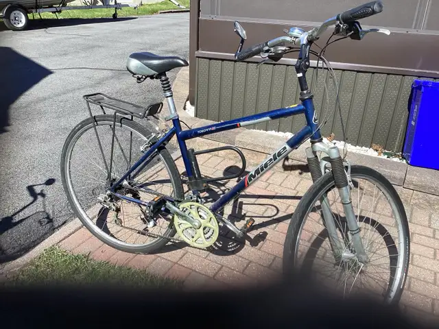 3 Adult Bicycles For Sale - Photo 2