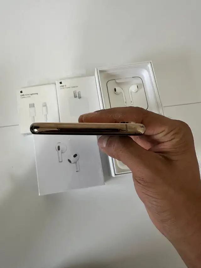 iPhone XS MAX 256GB Airpods/Charger Set/Delivery - Photo 6