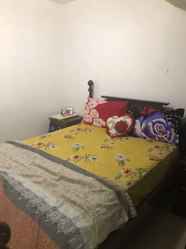 Room For Rent In Two Bedroom Legal Basemet - Photo 4