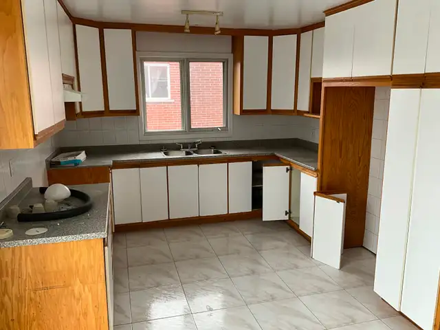 5.5, St. Léonard, grand, lumineux, propre, 1 juillet ou avant