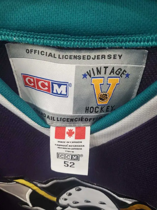 Mighty Ducks Conway jersey size 52 - Photo 3