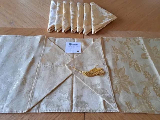 Napperons, serviettes de table, chemin de table (D)