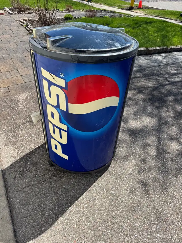 Pepsi Cooler - Photo 4