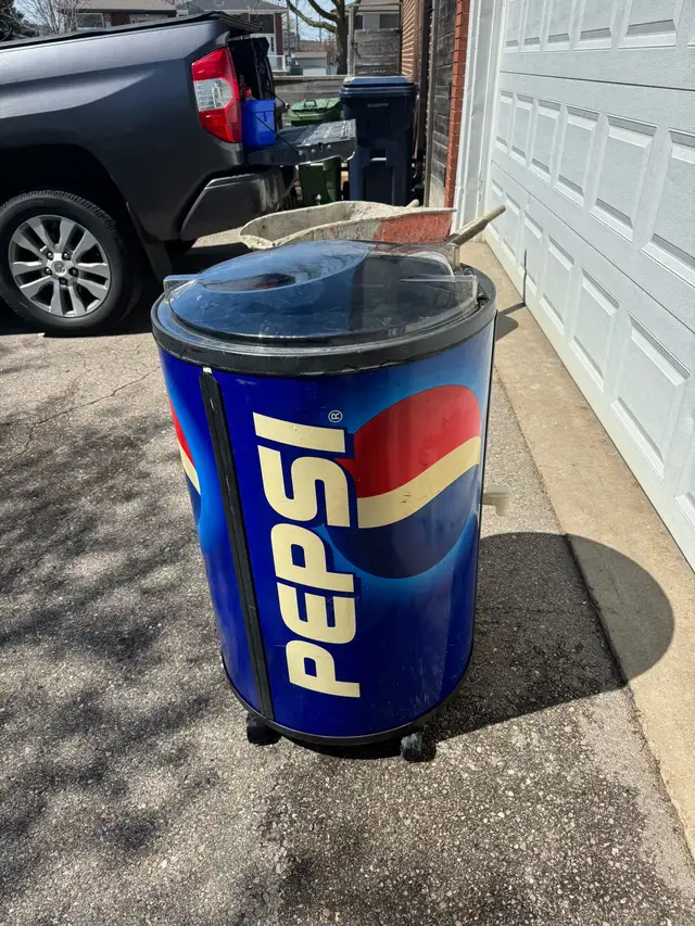 Pepsi Cooler - Photo 5