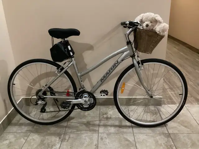 SUPER VÉLO ALUMINIUM. FEMME