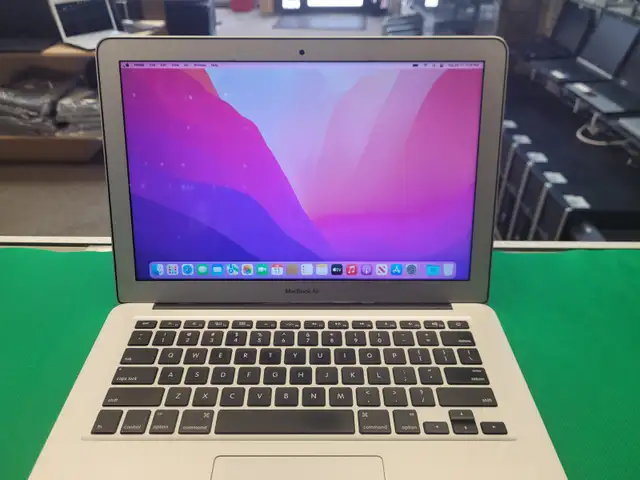 Laptop MACBOOK AIR 13 Pouce (2017) à vendre Avec i5/8Gb de RAM - Photo 3