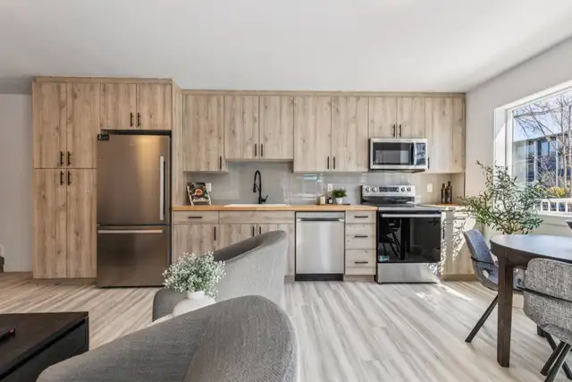 BRAND-NEW TOWNHOME STEPS FROM DOWNTOWN - CATS WELCOME - Photo 2