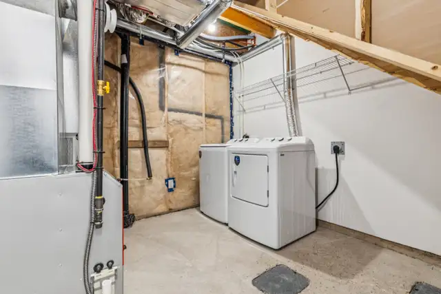 BRAND-NEW TOWNHOME STEPS FROM DOWNTOWN - CATS WELCOME - Photo 8