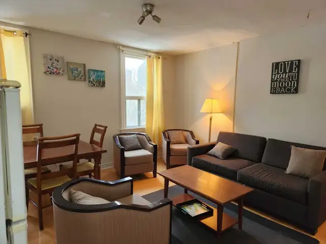 Furnished big room, shared 2-bedroom apt, 5-minute walk to Eaton - Photo 5